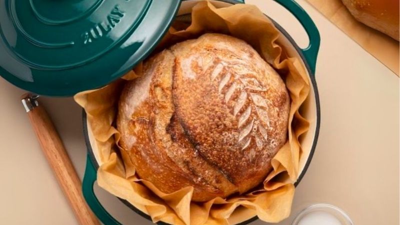 cast iron dutch oven