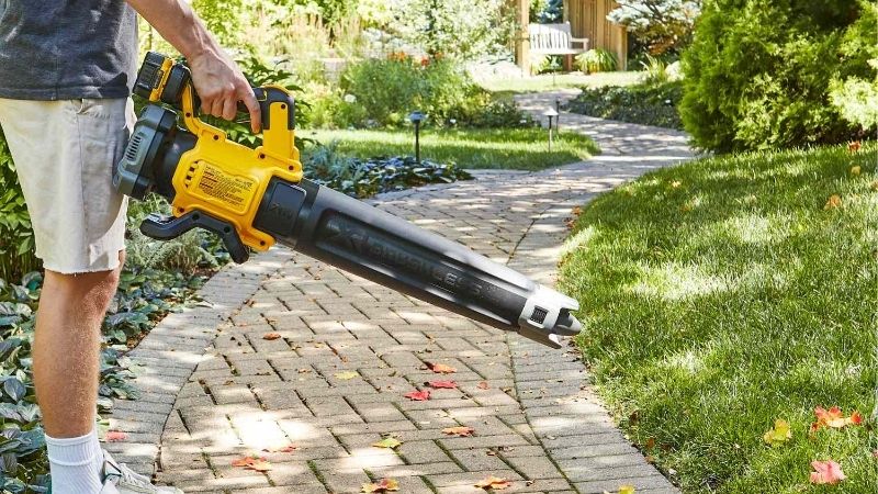 cordless leaf blower