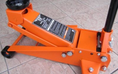 Garage Floor Jack: 4 Lifting Models for Cars and SUVs 2026