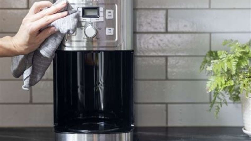 how to clean a coffee maker