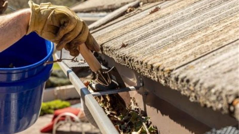 how to clean gutters