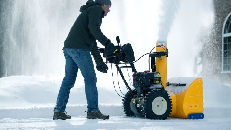 how to maintain a snow blower