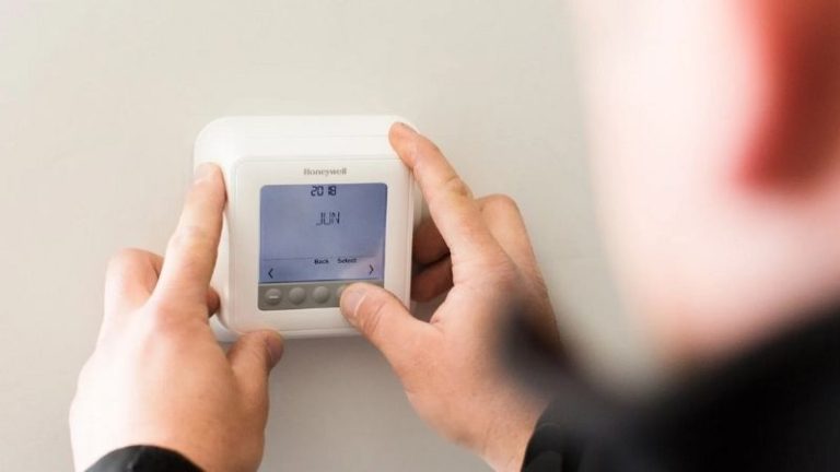 how to reset a thermostat