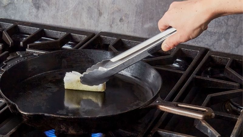 how to season cast iron