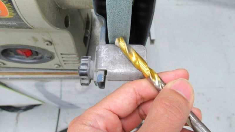 how to sharpen drill bits