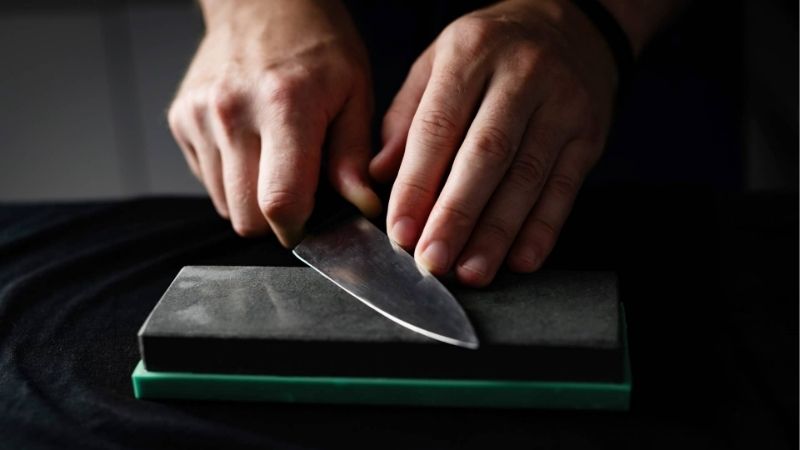 how to sharpen kitchen knives
